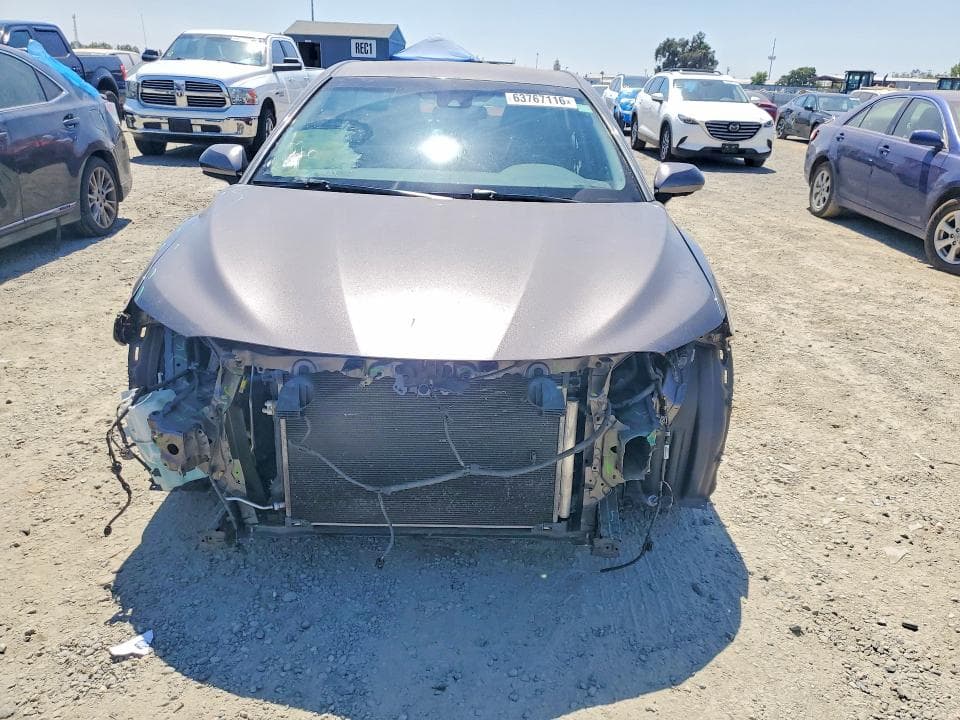 2019 TOYOTA CAMRY LE 5