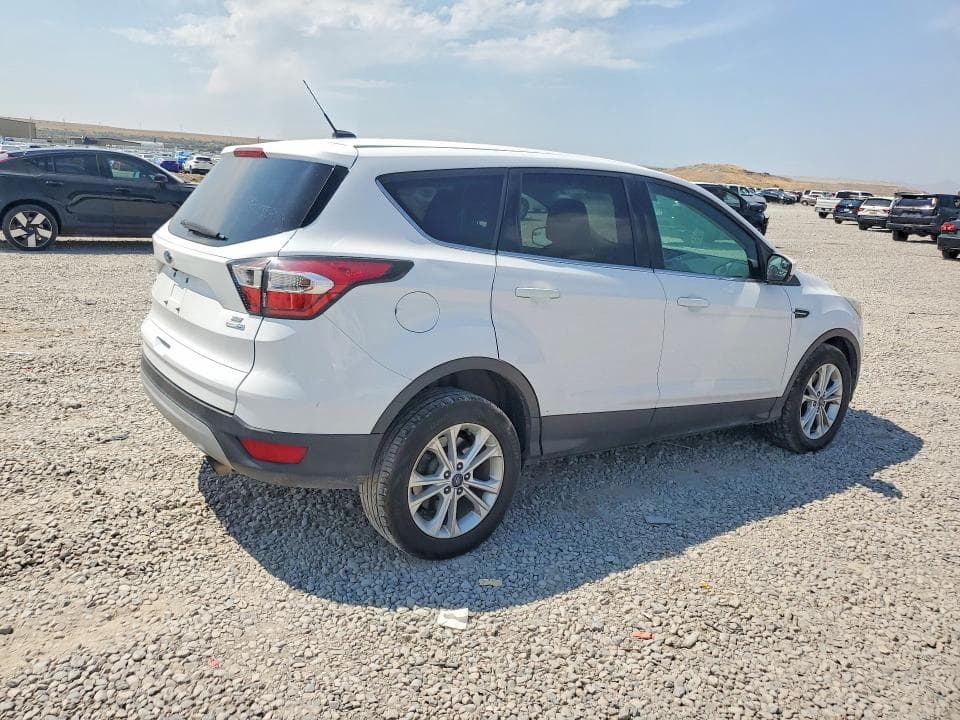 2017 FORD ESCAPE SE 3