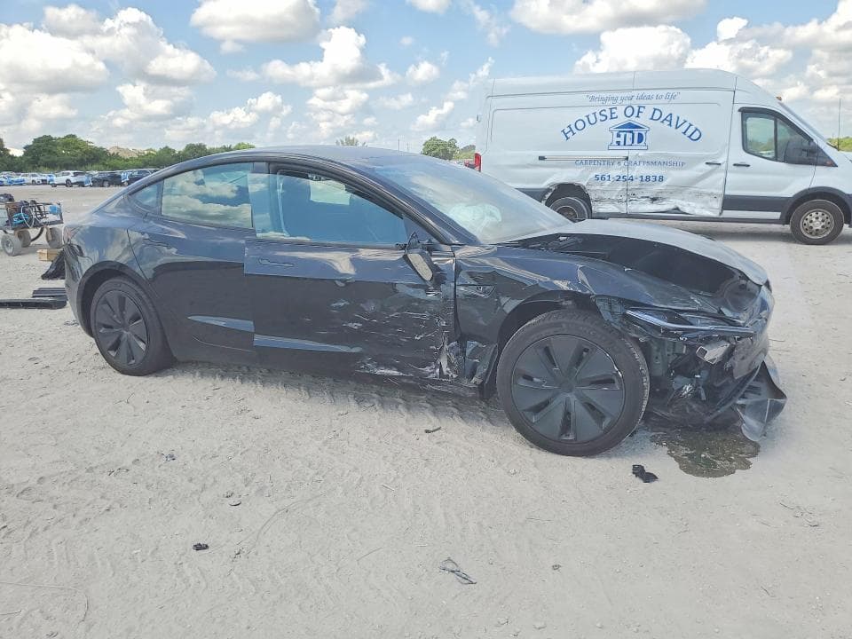 2025 TESLA MODEL 3 4