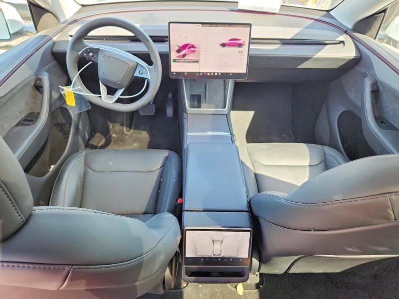 2026 TESLA MODEL Y 8