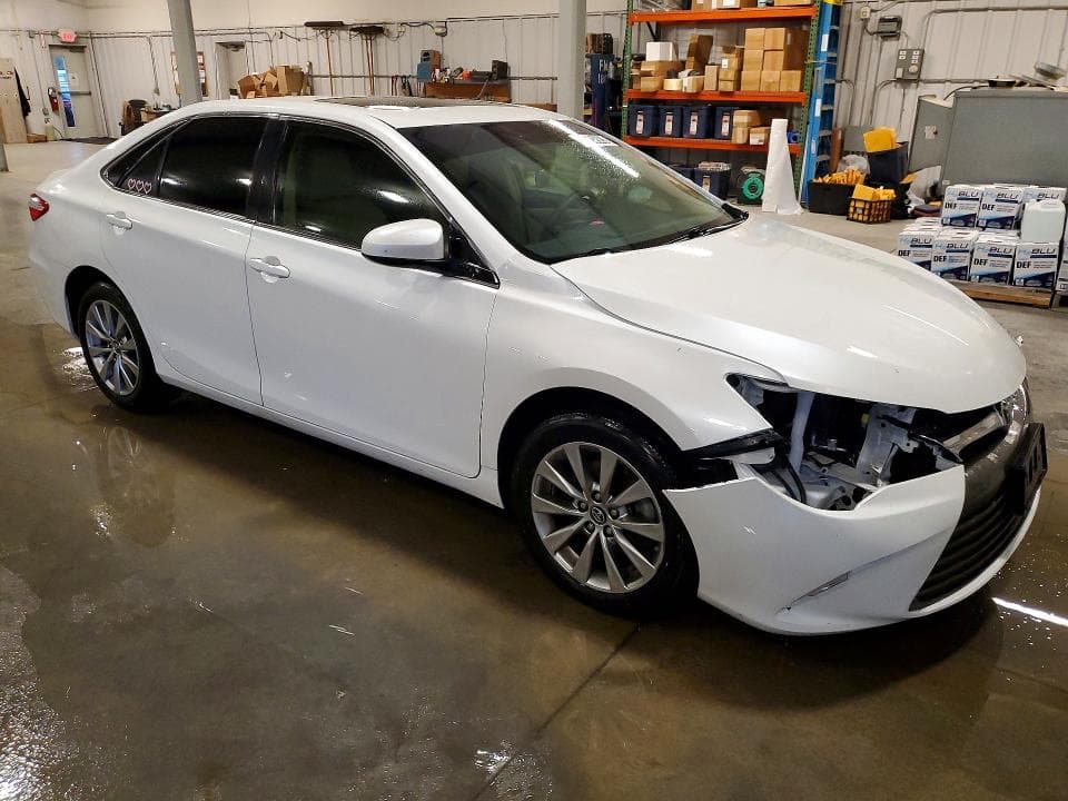 2017 TOYOTA CAMRY XLE 4