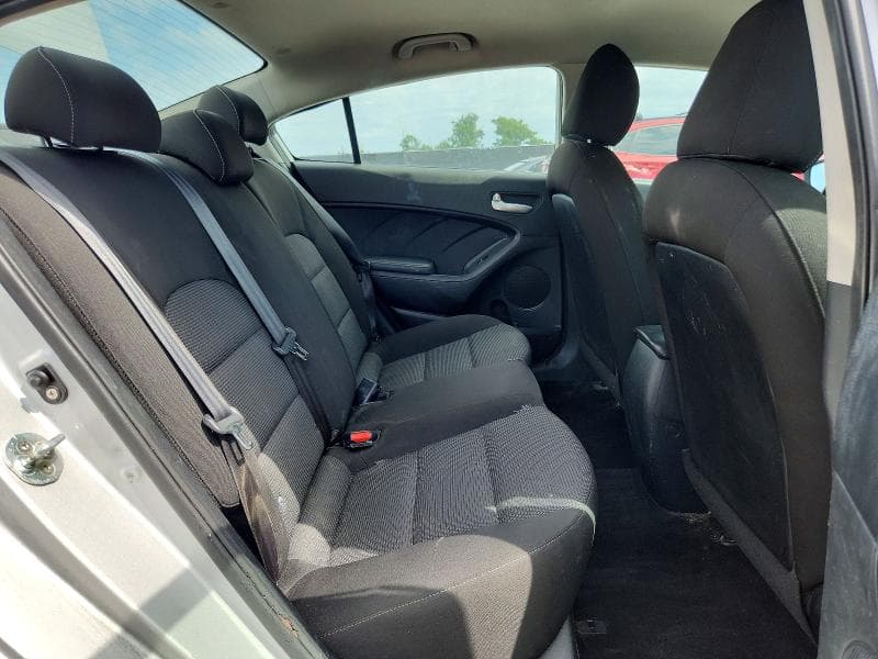 2017 KIA FORTE LX 10