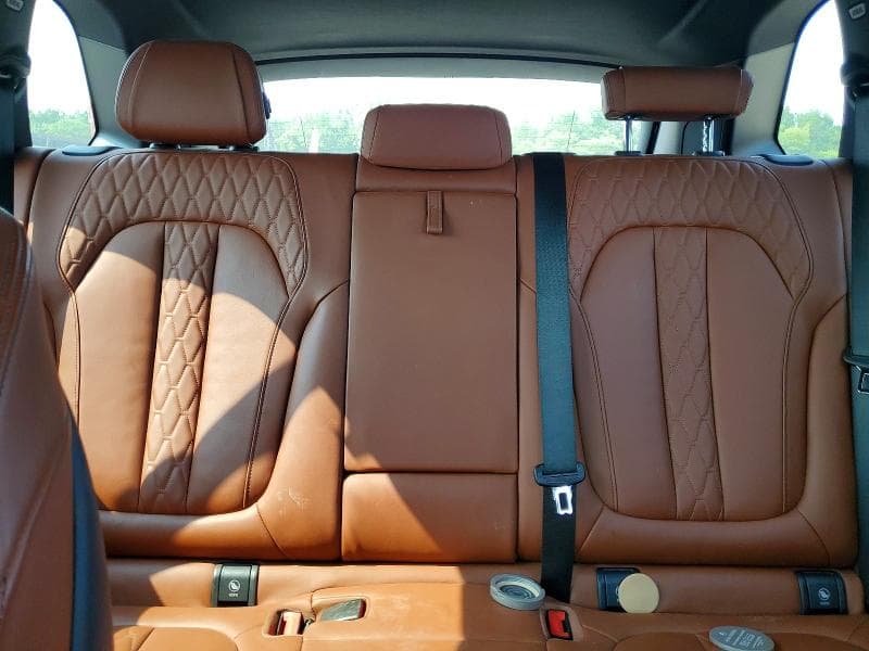 2021 BMW X5 M50I 10