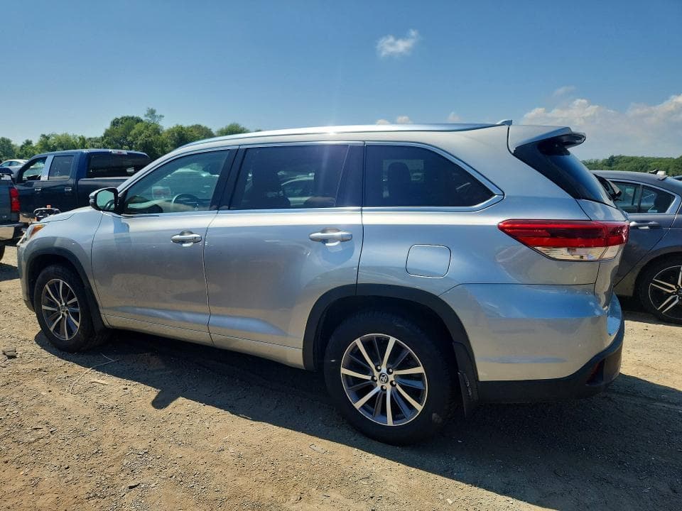 2018 TOYOTA HIGHLANDER XLE 2