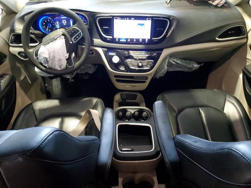 2023 CHRYSLER PACIFICA TOURING L 8