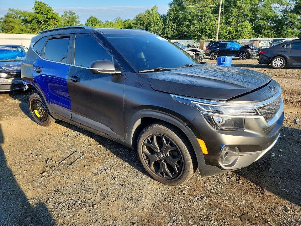 2021 KIA SELTOS EX 4