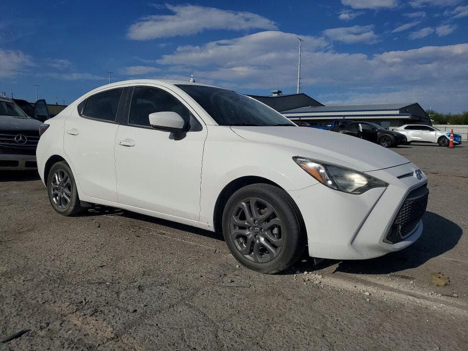 2019 TOYOTA YARIS LE 4