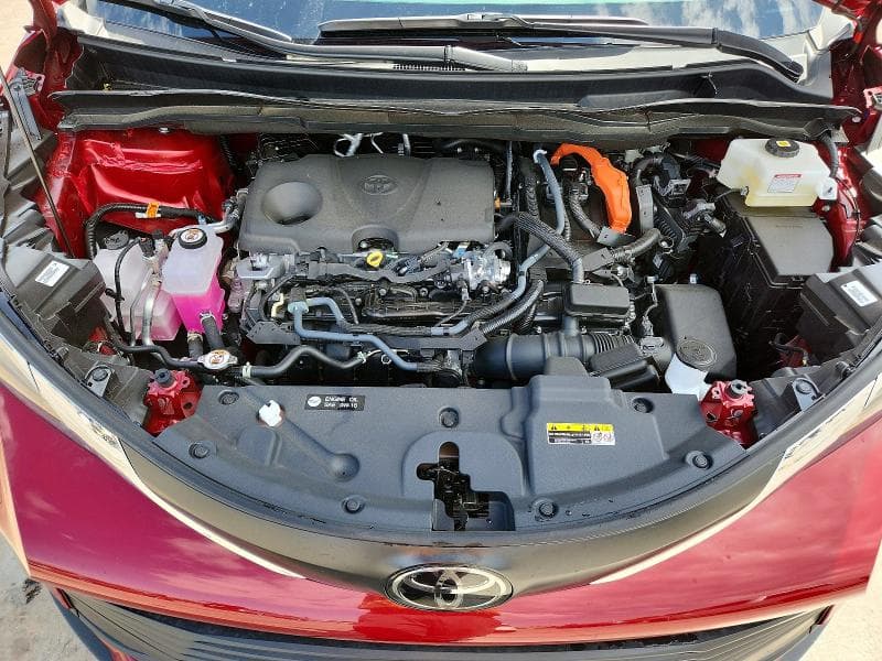 2026 TOYOTA SIENNA LE 12