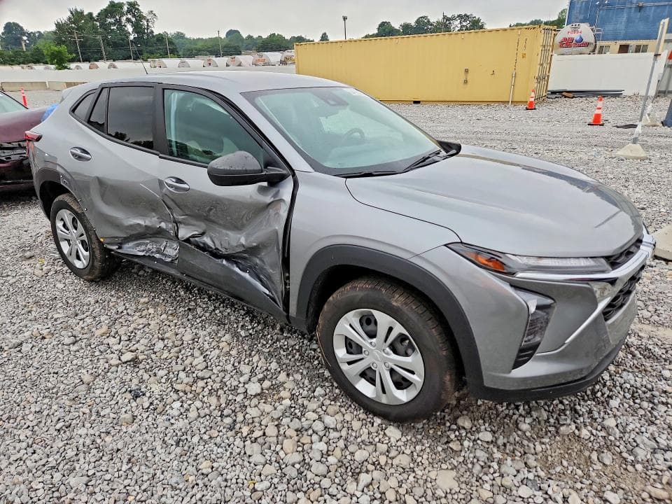 2024 CHEVROLET TRAX LS 4