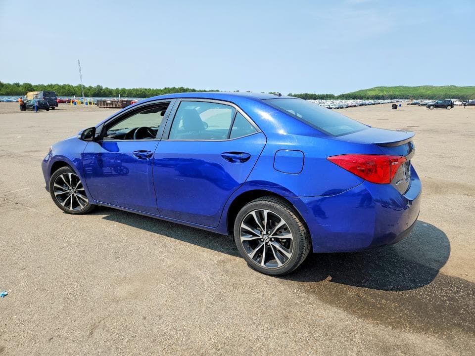 2017 TOYOTA COROLLA XSE 2