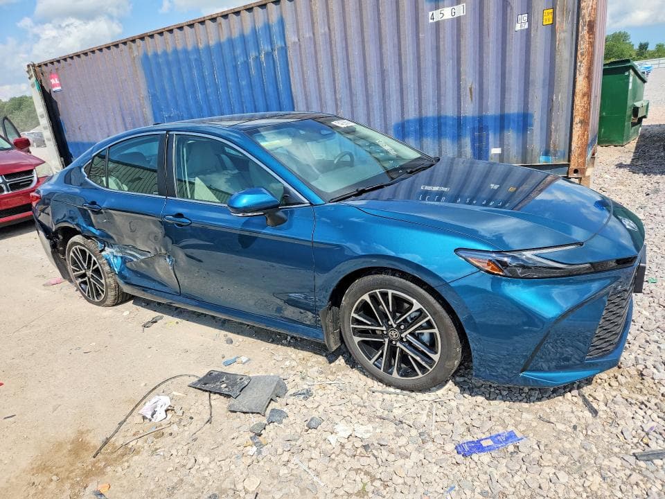 2025 TOYOTA CAMRY XLE 4