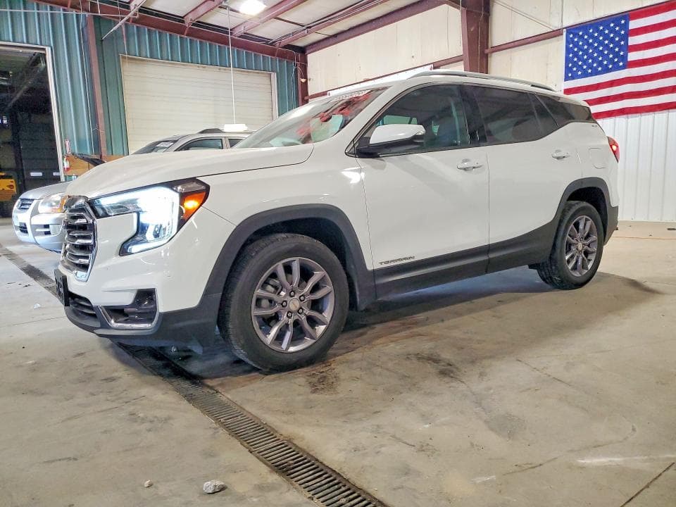 2023 GMC TERRAIN SLT - 1