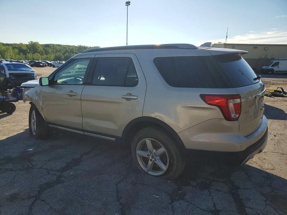 2017 FORD EXPLORER XLT 2