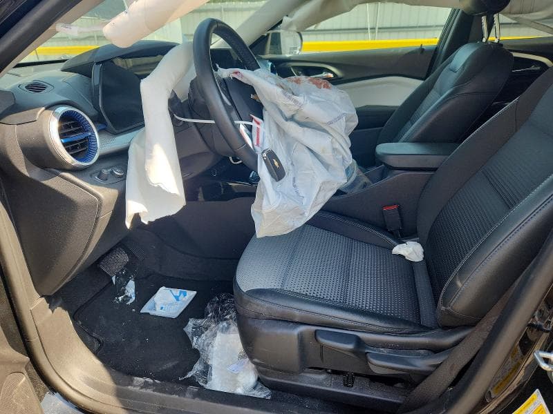 2025 CHEVROLET TRAX 1LT 7