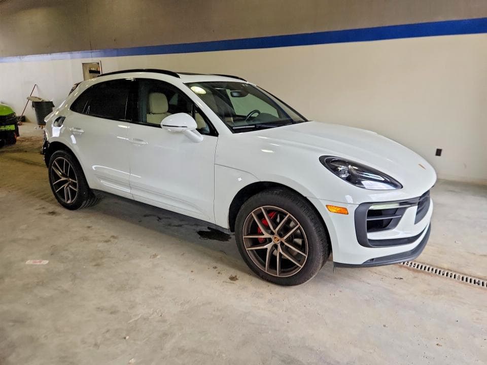 2023 PORSCHE MACAN S 4