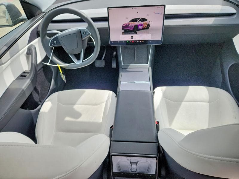 2026 TESLA MODEL Y 8