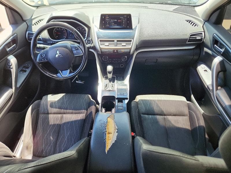 2020 MITSUBISHI ECLIPSE CROSS 8