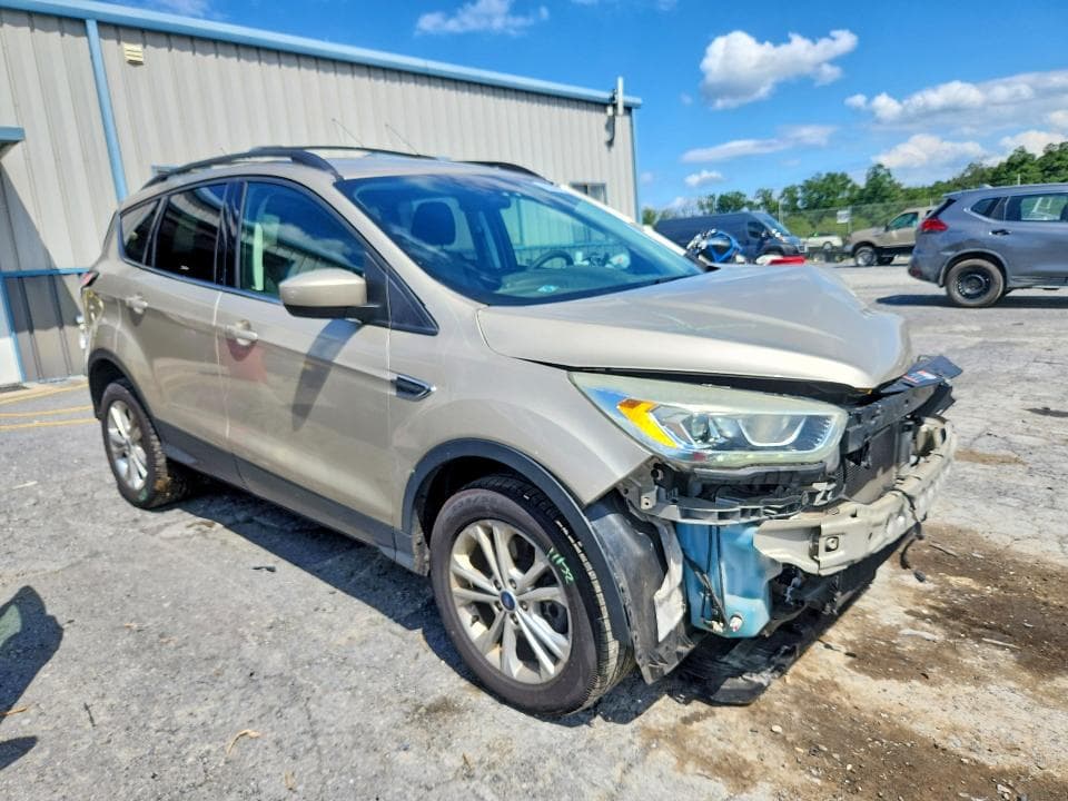 2017 FORD ESCAPE SE 4