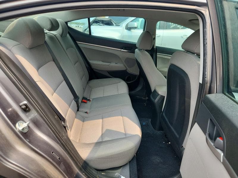 2018 HYUNDAI ELANTRA SE 10