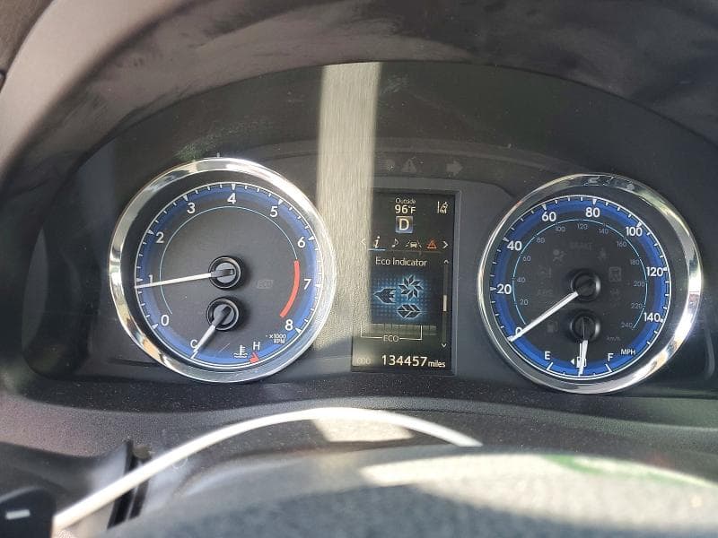 2018 TOYOTA COROLLA SE 9
