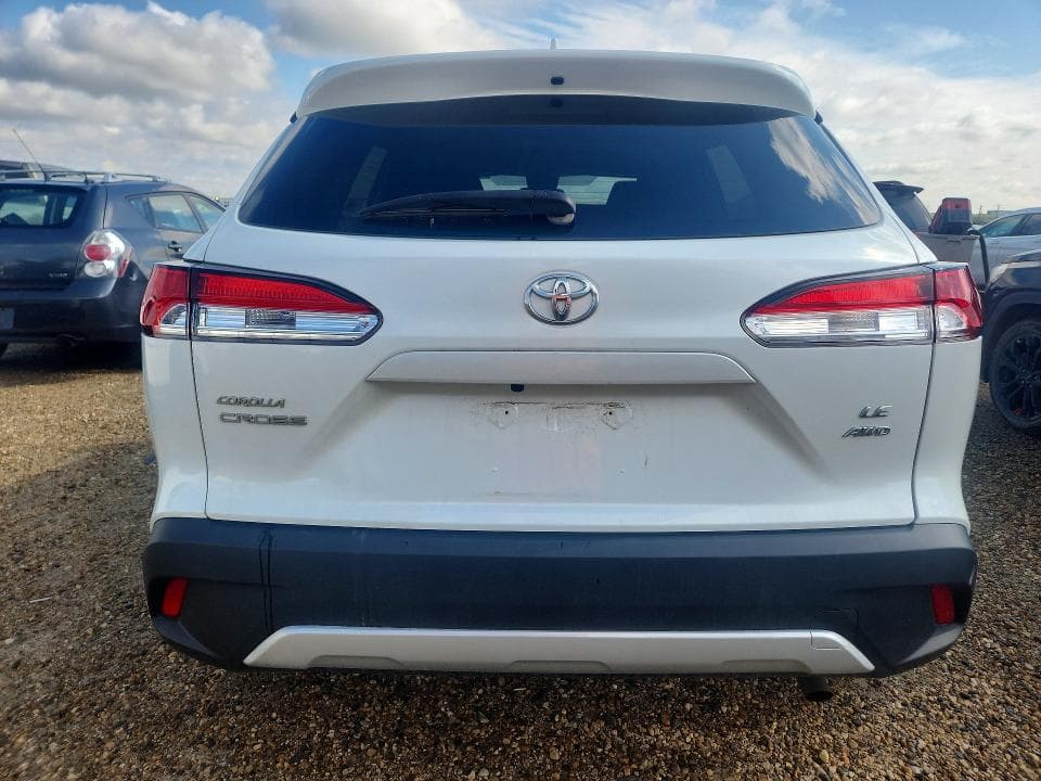 2022 TOYOTA COROLLA CROSS LE 6