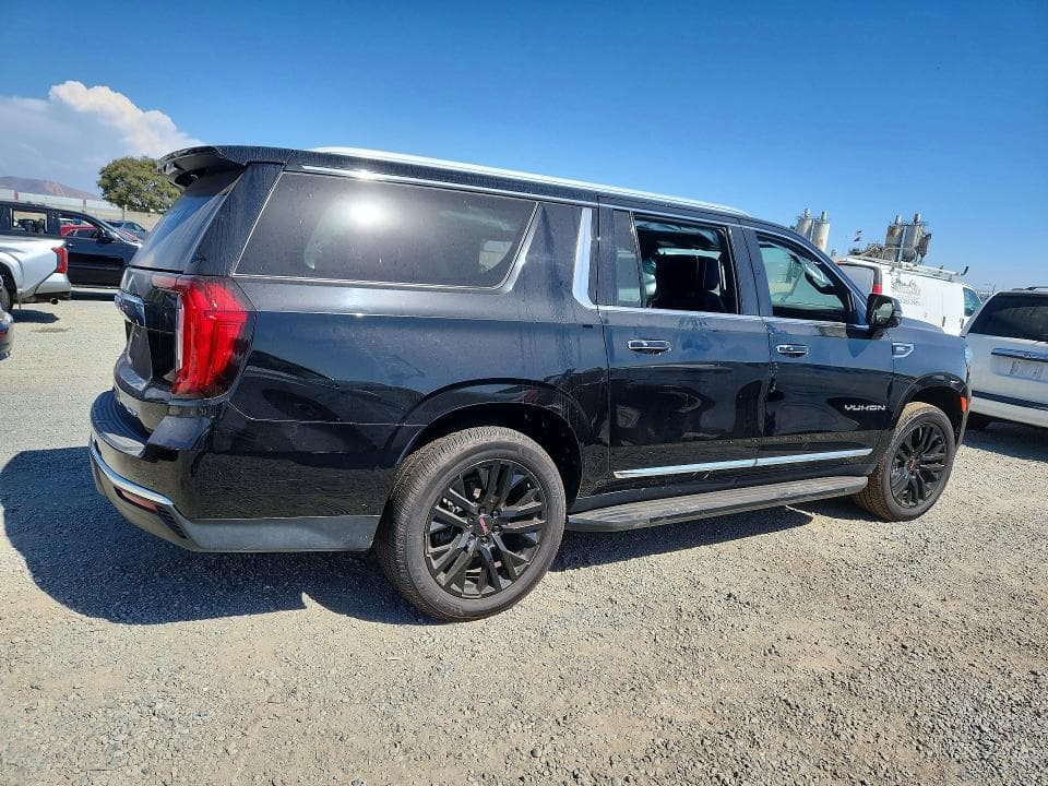 2021 GMC YUKON XL K1500 SLT 3