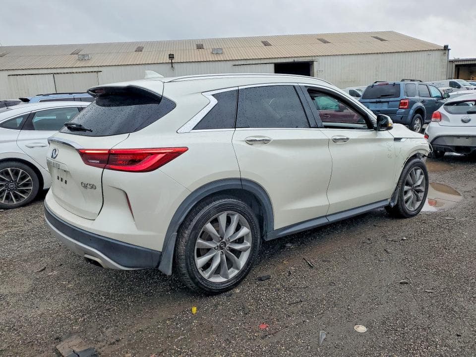 2021 INFINITI QX50 LUXE 3