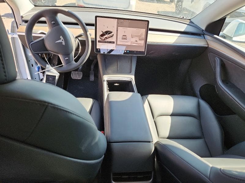 2023 TESLA MODEL Y 8