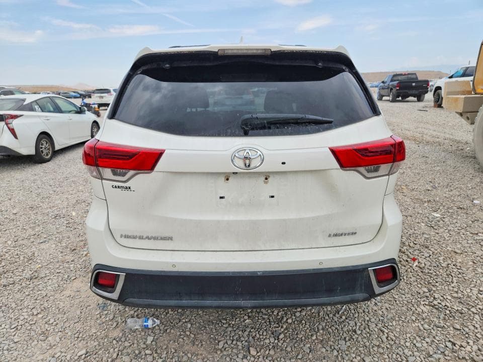 2017 TOYOTA HIGHLANDER LIMITED PLATINUM 6