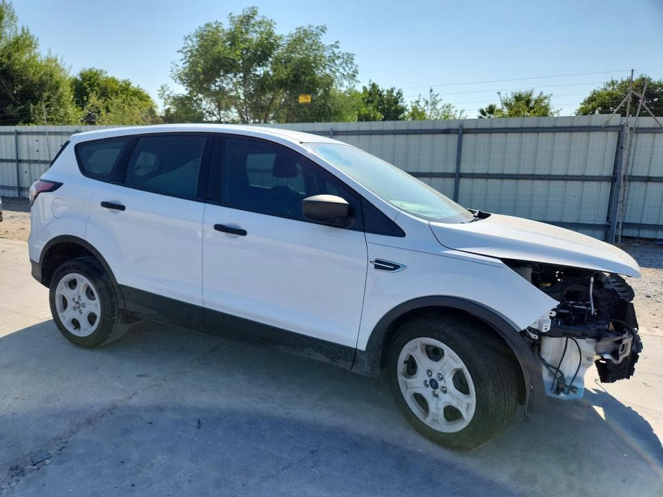 2017 FORD ESCAPE S 4