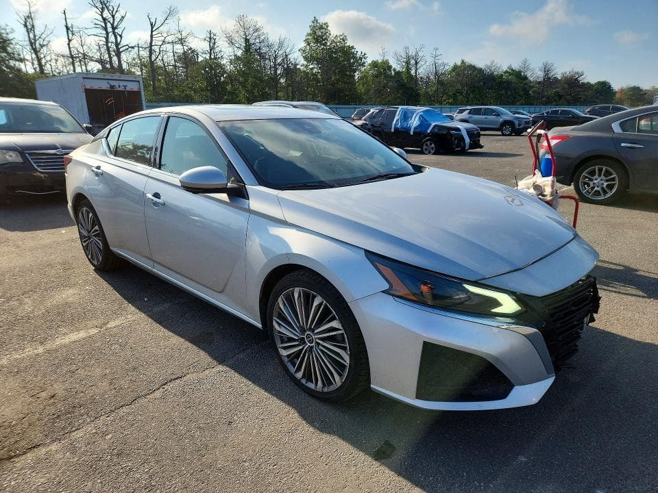 2023 NISSAN ALTIMA SL 4