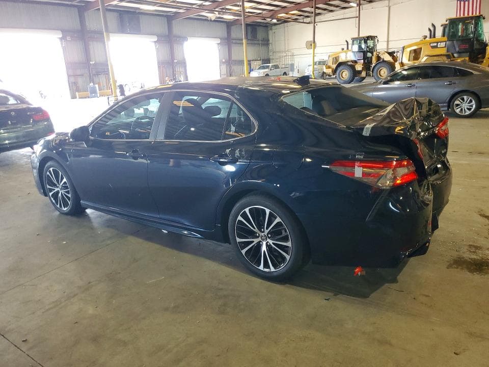 2018 TOYOTA CAMRY SE 2