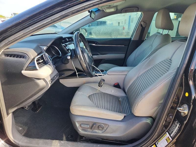 2018 TOYOTA CAMRY SE 7