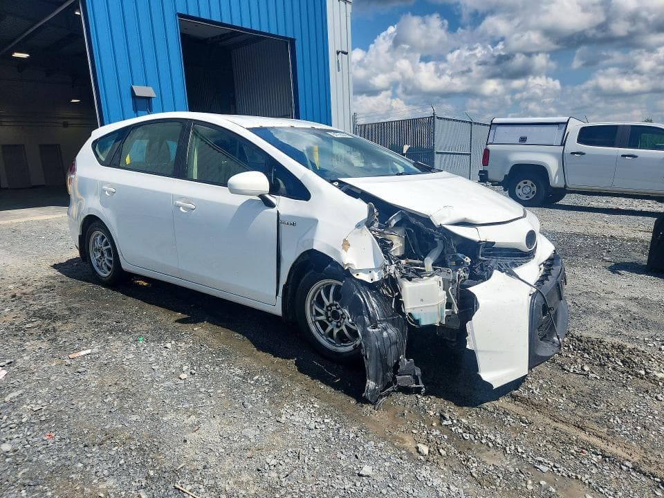 2017 TOYOTA PRIUS V TWO 4