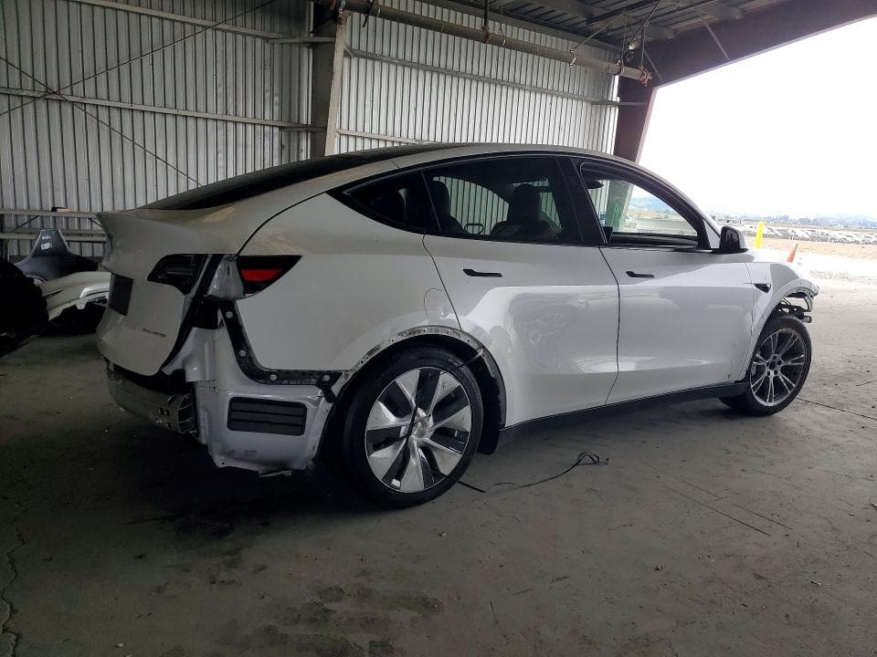 2024 TESLA MODEL Y 3
