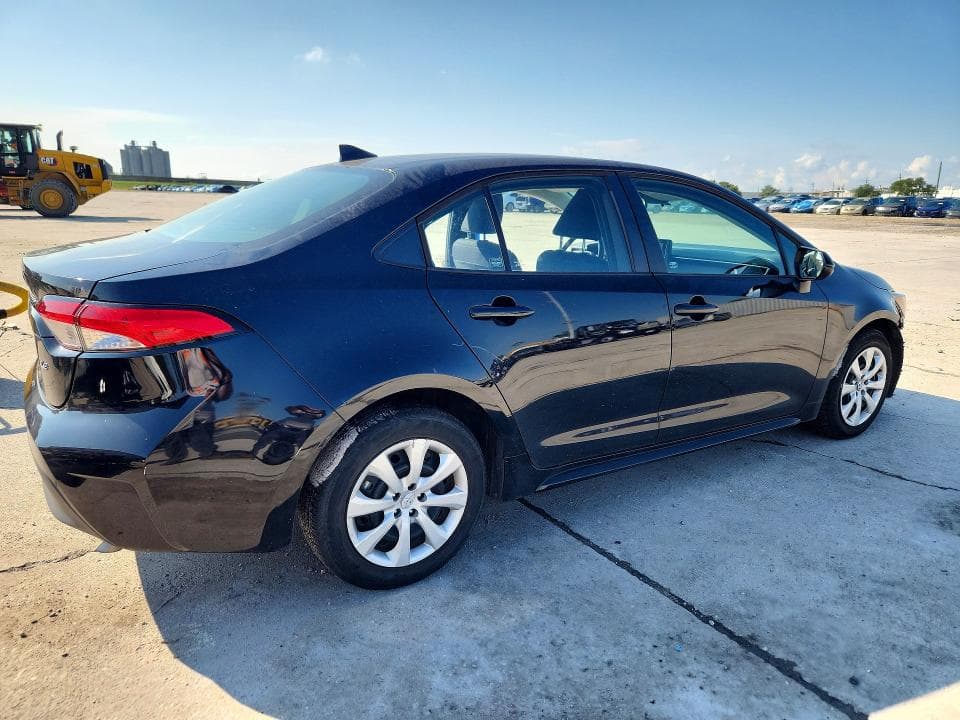 2023 TOYOTA COROLLA LE 3