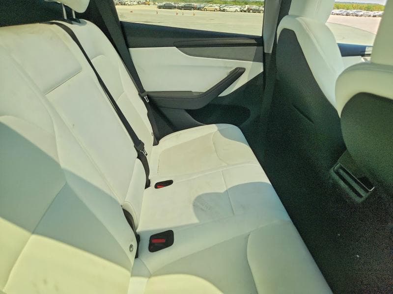 2026 TESLA MODEL  Y 10