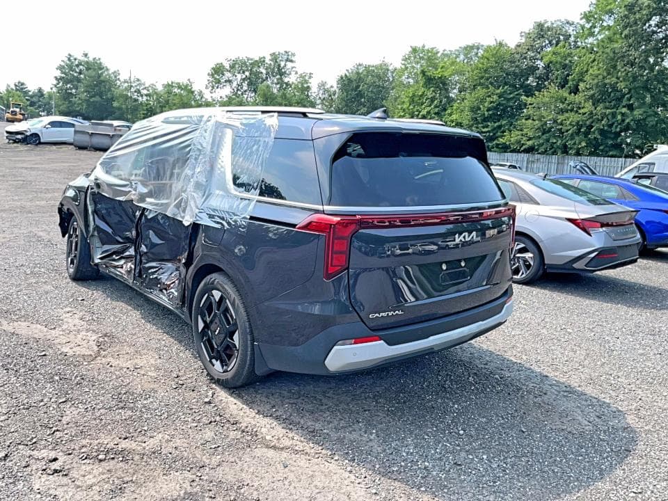 2026 KIA CARNIVAL EX 3