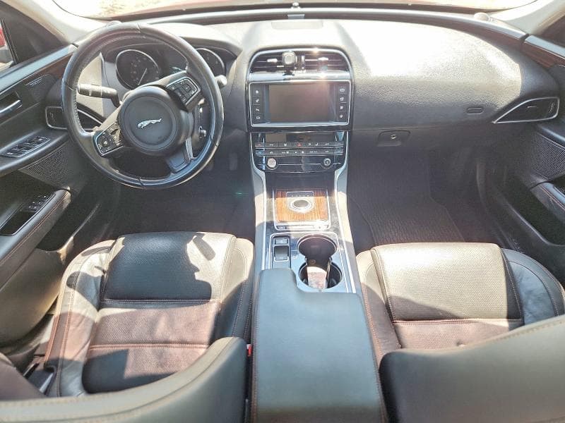 2017 JAGUAR XE PRESTIGE 8