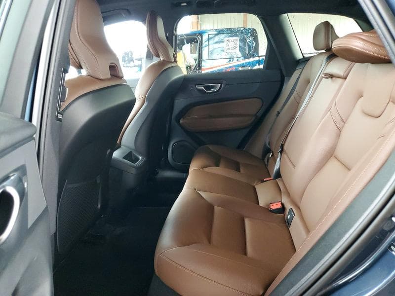 2024 VOLVO XC60 PLUS 11