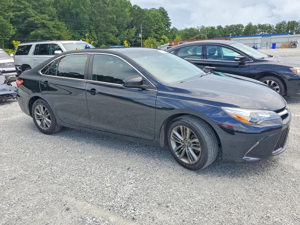 2017 TOYOTA CAMRY SE 4
