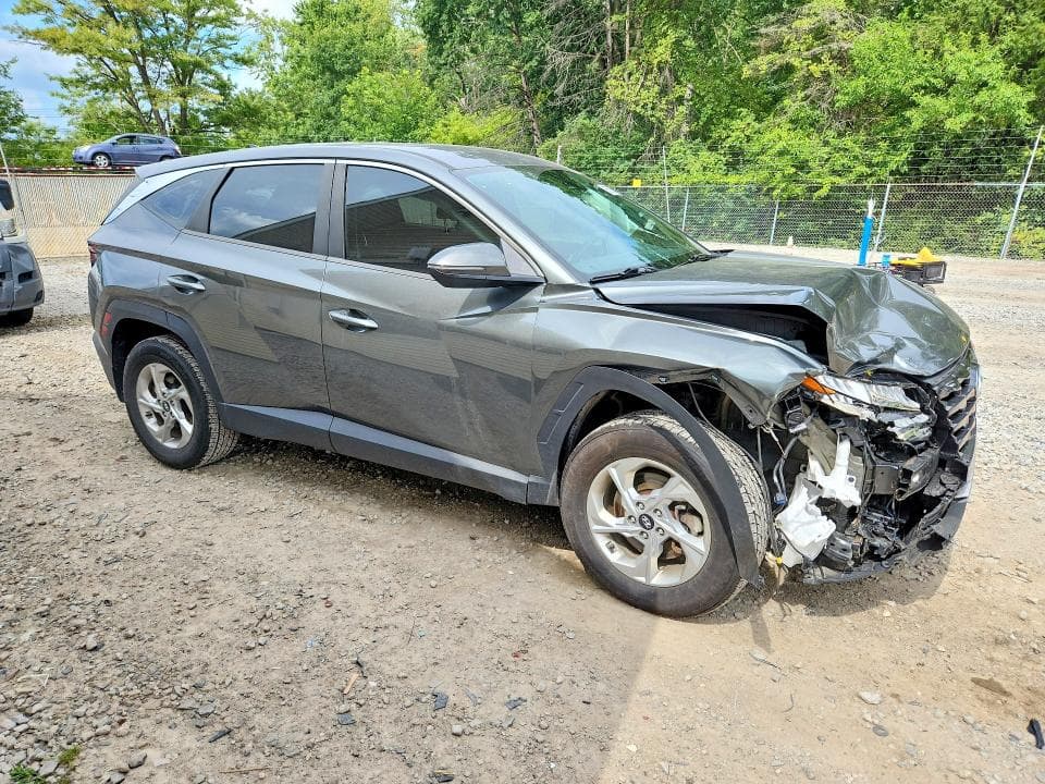 2022 HYUNDAI TUCSON SE 4