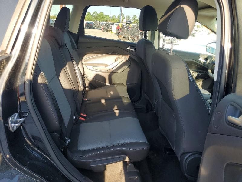 2017 FORD ESCAPE SE 11