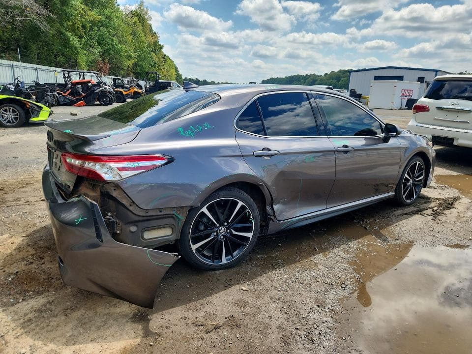 2020 TOYOTA CAMRY XSE 3