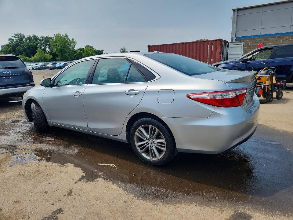 2017 TOYOTA CAMRY SE 2
