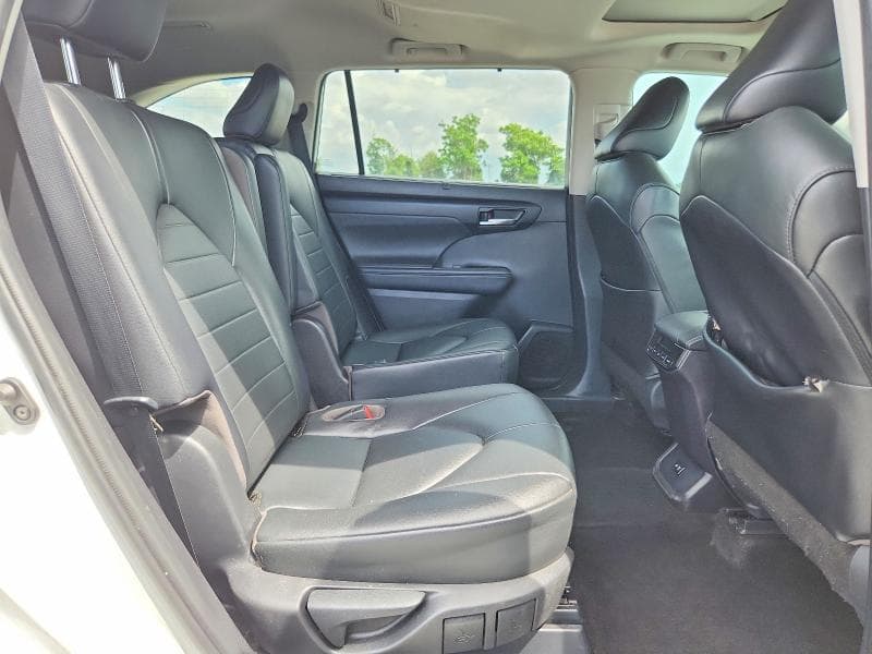 2020 TOYOTA HIGHLANDER XLE 11
