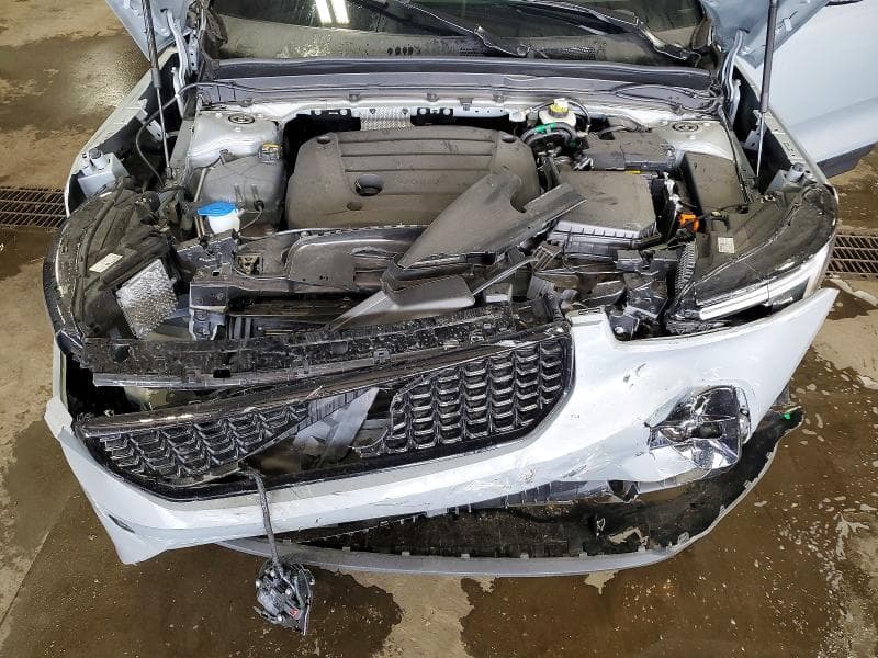 2026 VOLVO XC40 PLUS 12