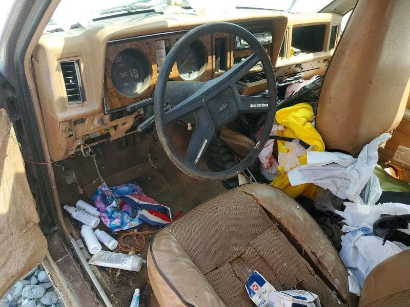 1984 FORD BRONCO II 8