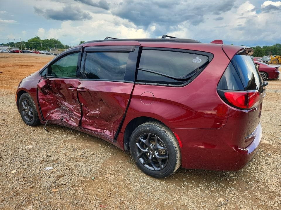 2019 CHRYSLER PACIFICA TOURING L 2