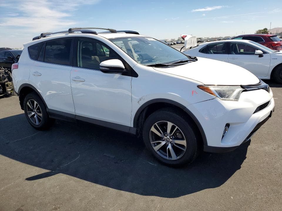 2017 TOYOTA RAV4 XLE 4
